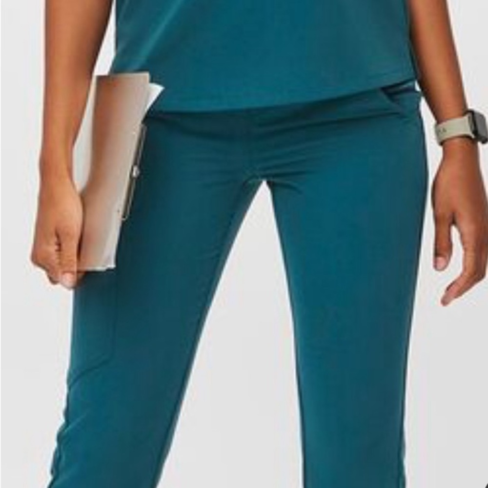 Zamora™ Jogger Scrub Pants Size Medium Petite